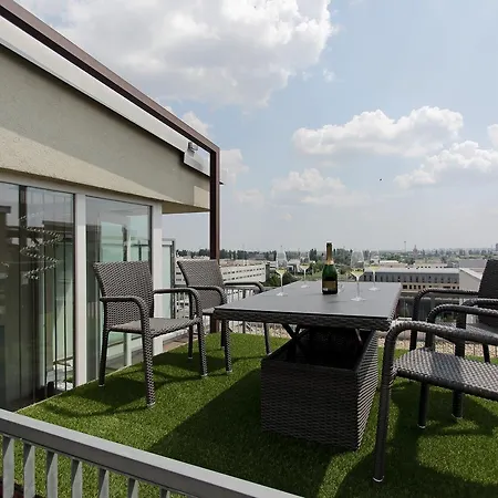 Skyline Penthouse By Ahg Appartamento Budapest