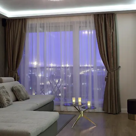 Skyline Penthouse By Ahg Apartment *