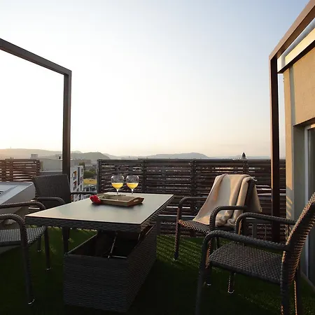 Skyline Penthouse By Ahg Appartamento Budapest